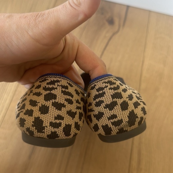 Rothy’s Women’s Pointed Toe Leopard Print Flats Shoes 9 Tan & Brown Slip On - Picture 3 of 6